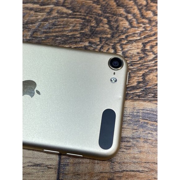 Apple iPod Touch 6th Generation Gold 16 GB Model:A1574 W/ Cable y Adapter - Picture 3 of 7